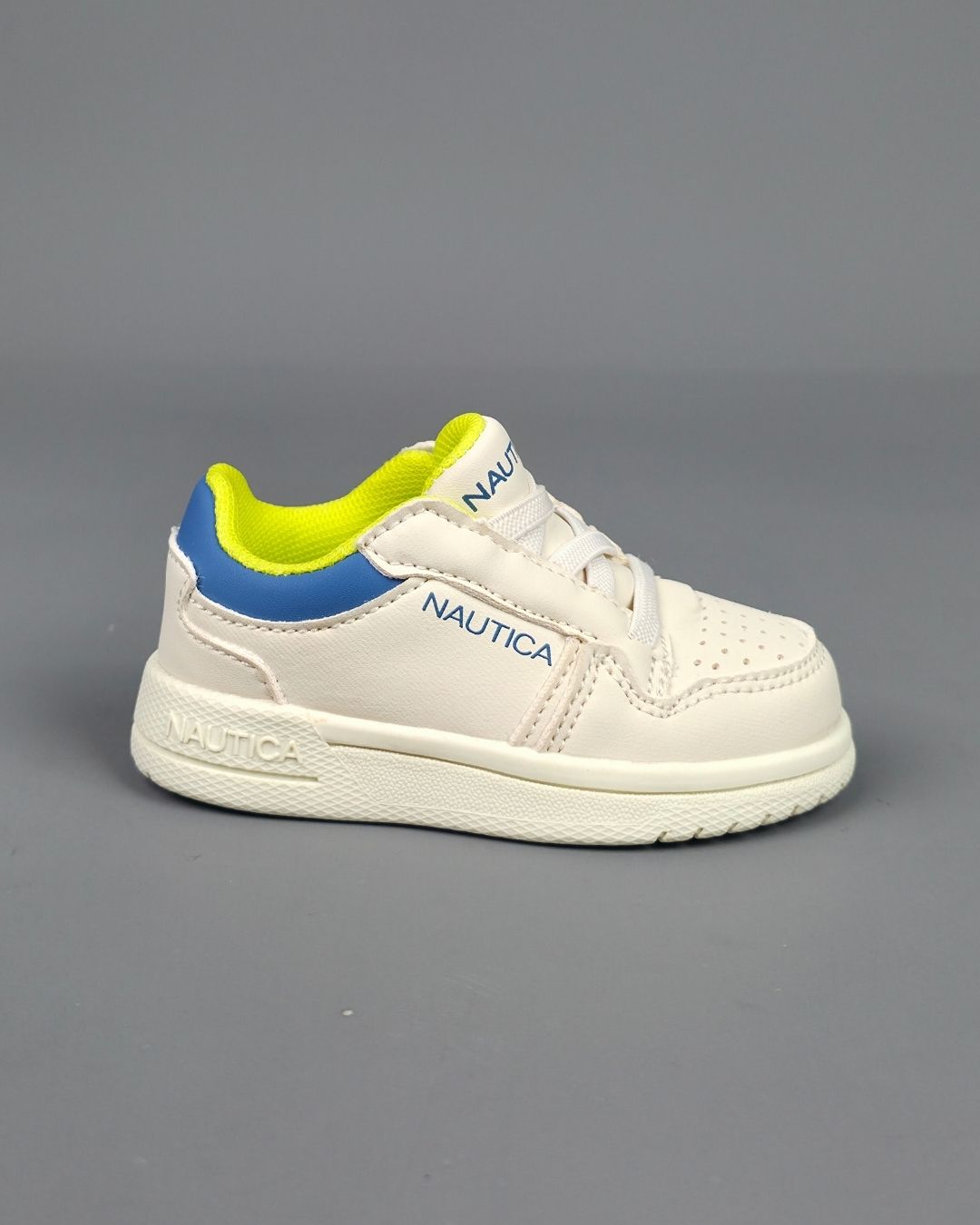 TENNIS NAUTICA DE NIÑO BEIGE