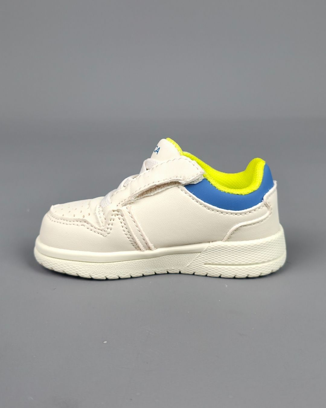 TENNIS NAUTICA DE NIÑO BEIGE
