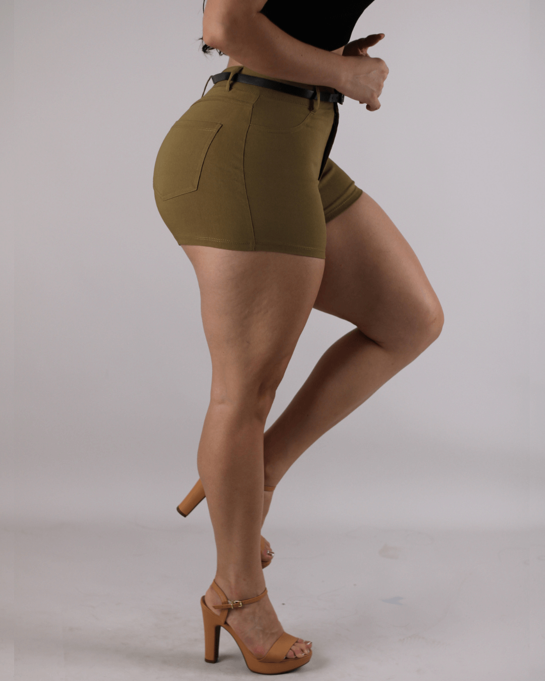 SHORT ACTIVE BASIC MARRÓN PARA DAMA