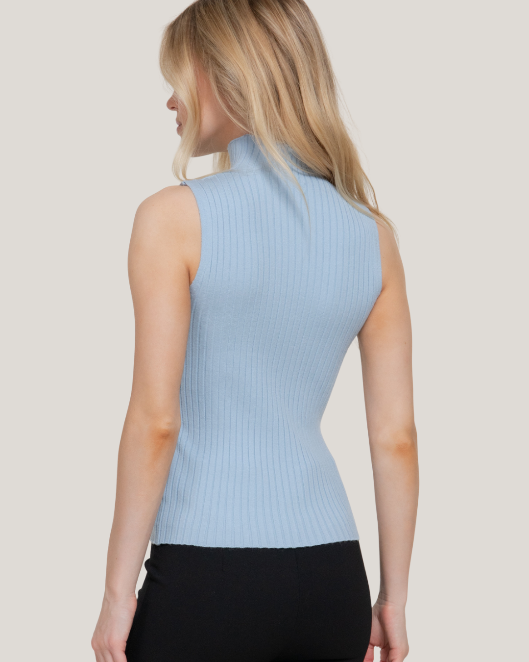 BLUSA ACTIVE CUELLO ALTO