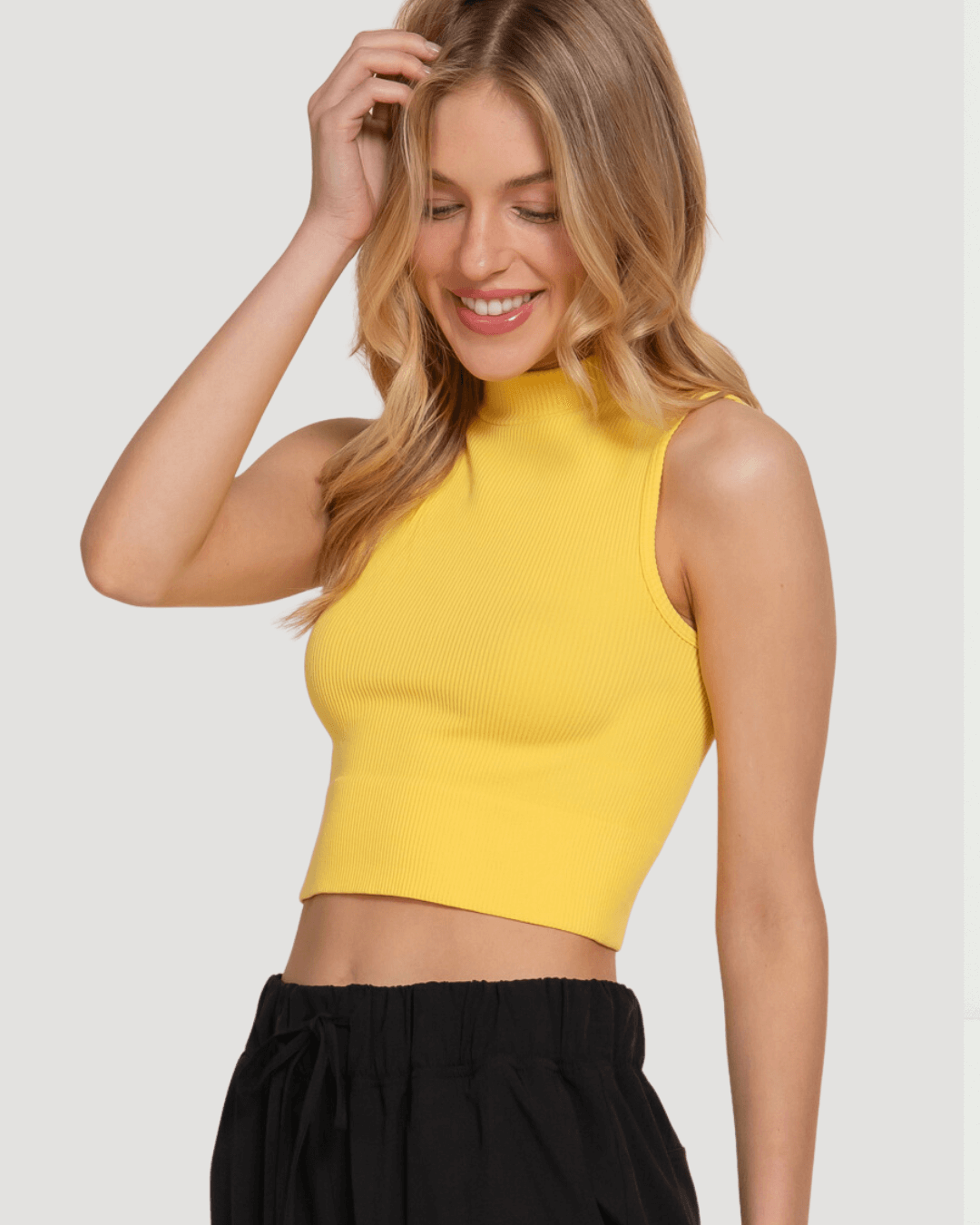 TOP ACTIVE BASIC AMARILLO PARA DAMA