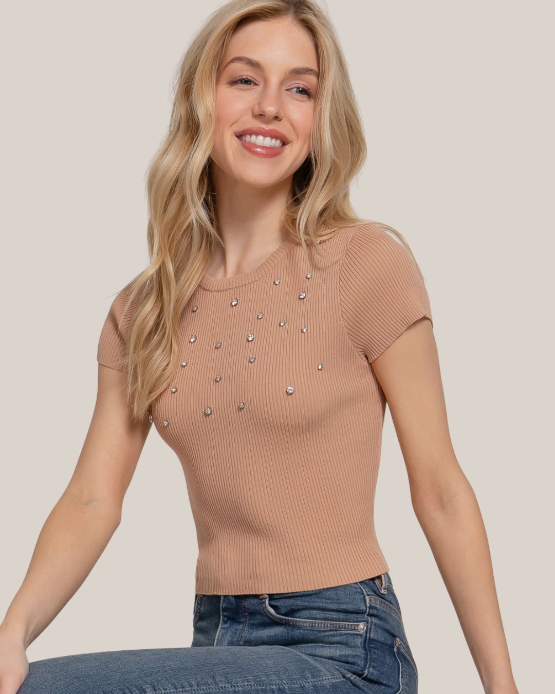 BLUSA ACTIVE BASIC BEIGE CON  PERLAS