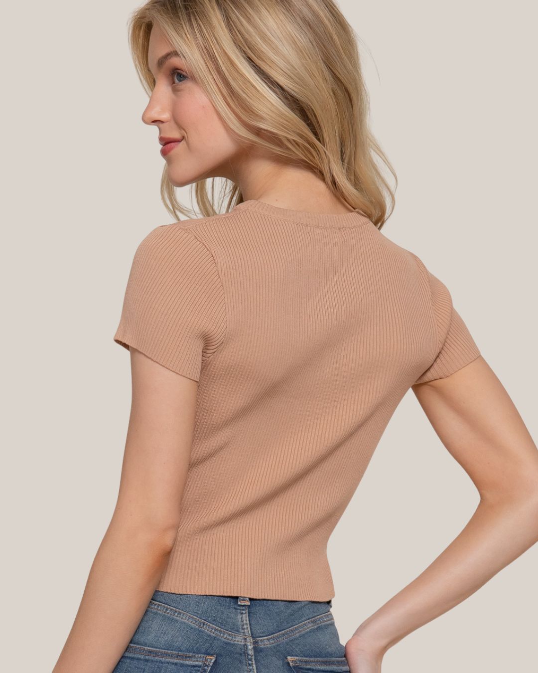 BLUSA ACTIVE BASIC BEIGE CON  PERLAS