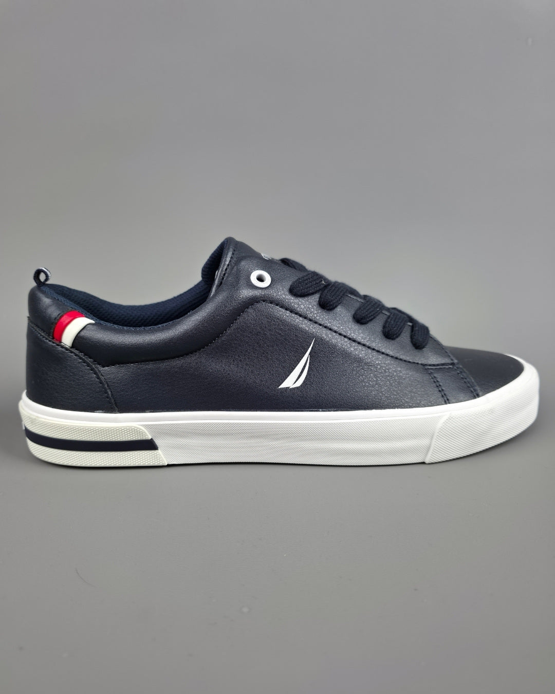 TENNIS NAUTICA NEGRAS PARA CABALLERO