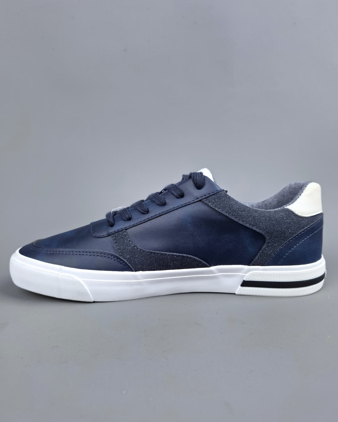 TENNIS NAUTICA AZUL OSCURO PARA CABALLERO