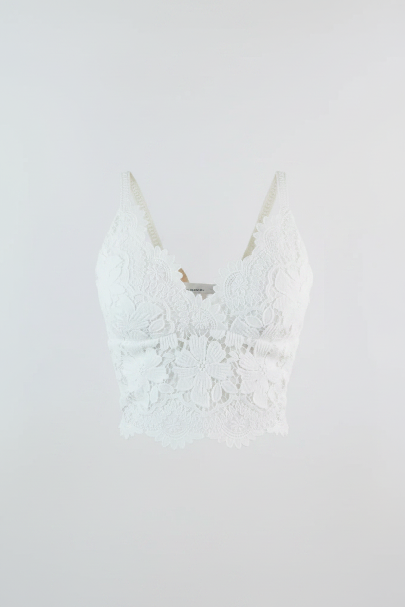 Top encaje blanco ghost mannequin